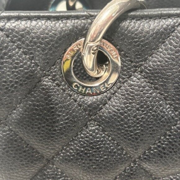 Chanel Tote - Picture 6 of 9